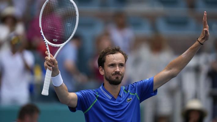 更是坚持与 更是坚持与