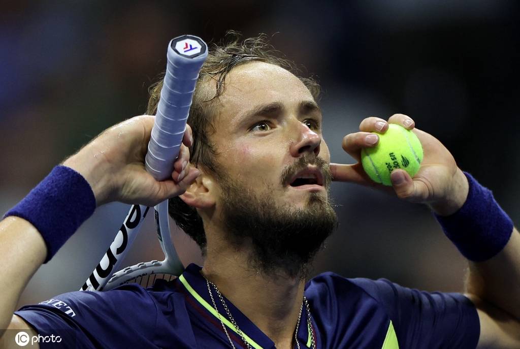 日本队凭借 日本队凭借